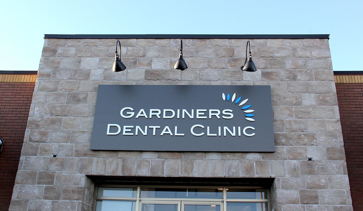 Gardners Dental Clinic outdoor sign